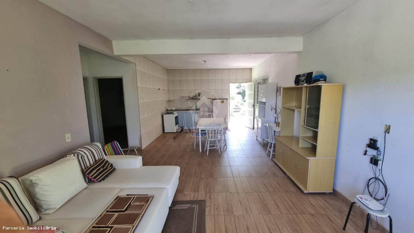 Casa à venda com 2 quartos, 63m² - Foto 7