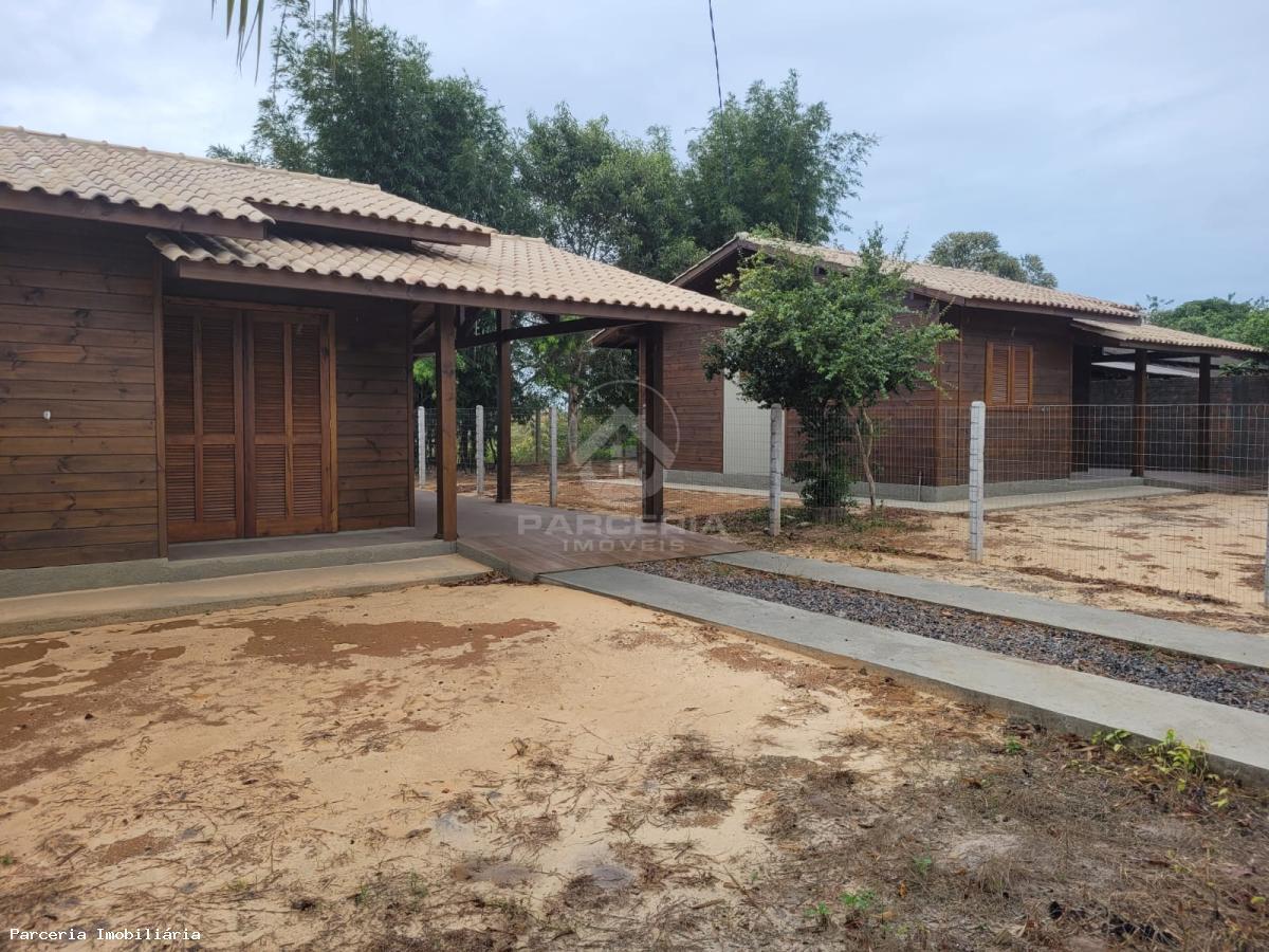 Casa à venda com 2 quartos, 60m² - Foto 1