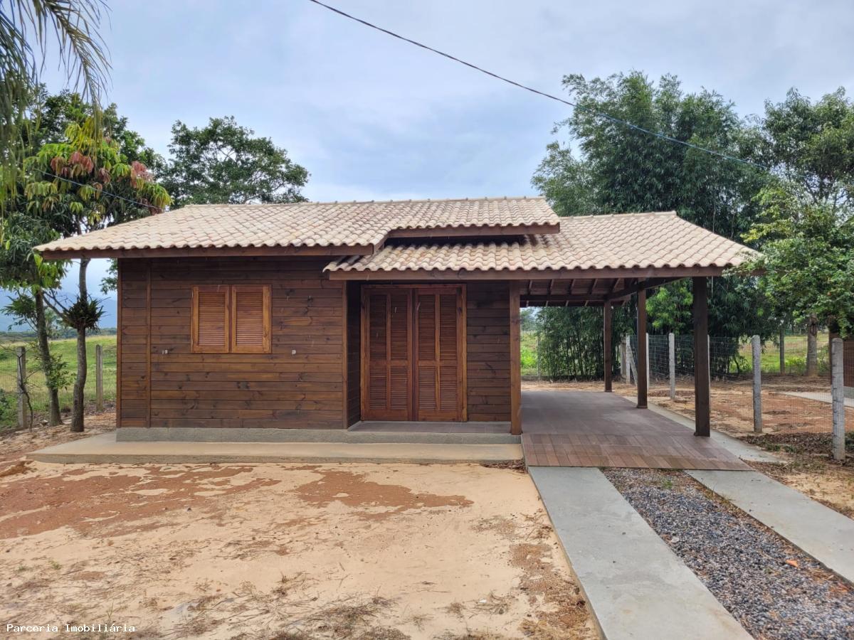 Casa à venda com 2 quartos, 60m² - Foto 13