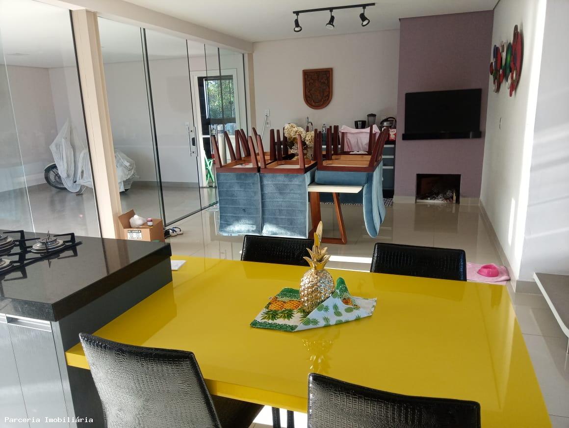 Casa à venda com 4 quartos, 290m² - Foto 7