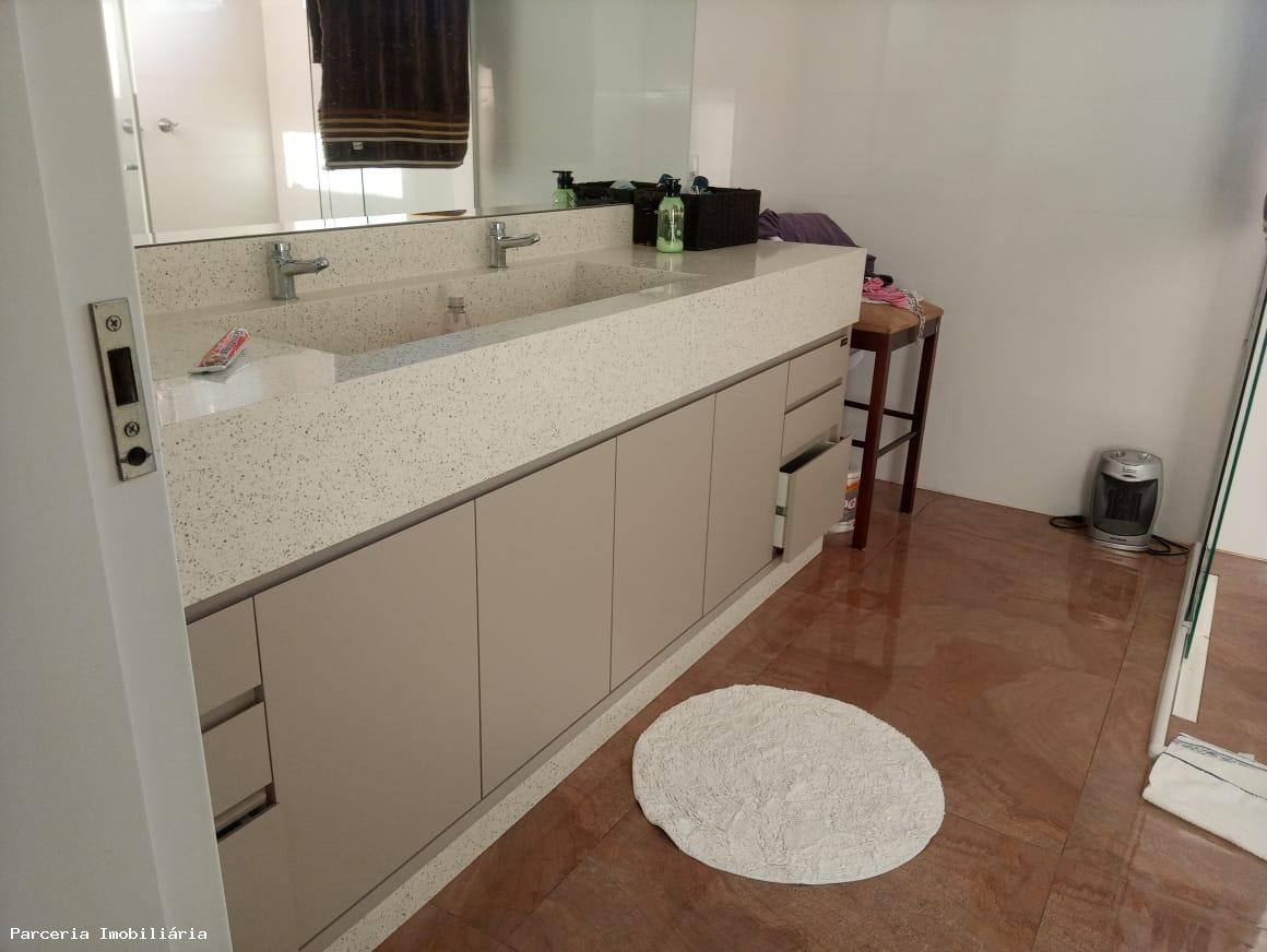 Casa à venda com 4 quartos, 290m² - Foto 12