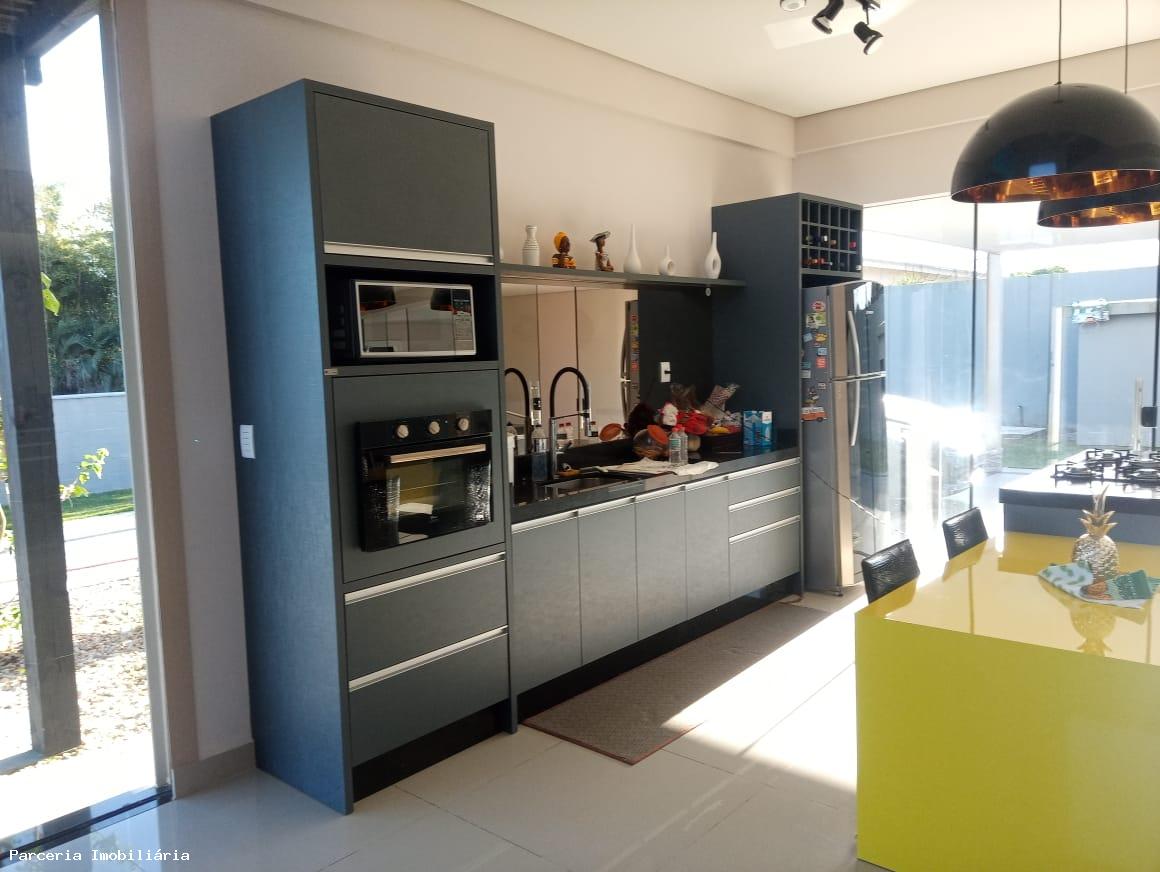 Casa à venda com 4 quartos, 290m² - Foto 13