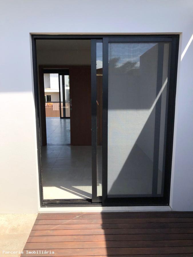 Casa à venda com 3 quartos, 113m² - Foto 14