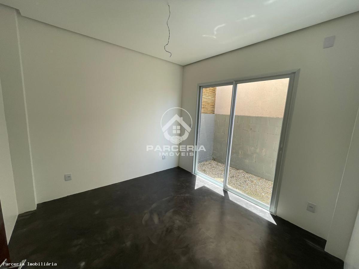 Casa à venda com 3 quartos, 178m² - Foto 8