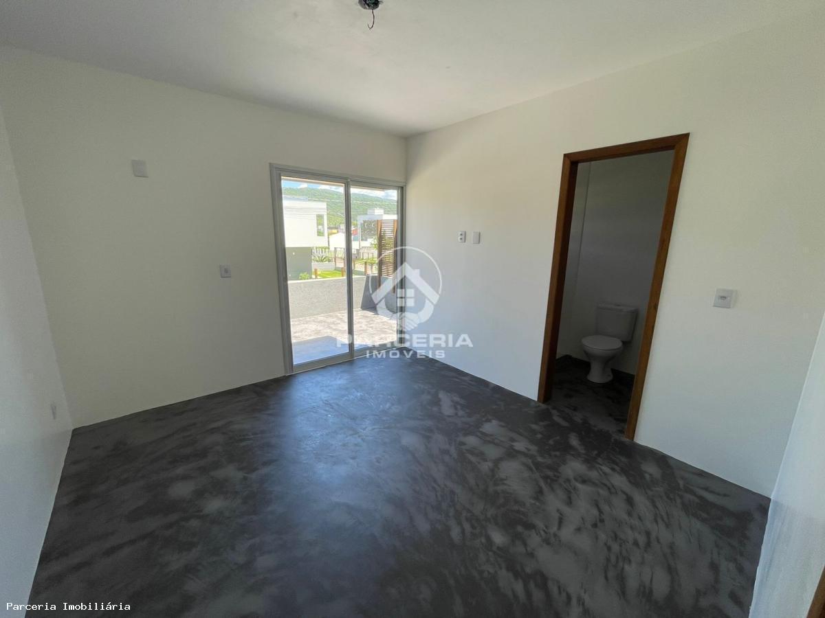 Casa à venda com 3 quartos, 178m² - Foto 12